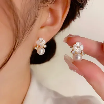 Korean-Style Flower Pearl Stud Earrings